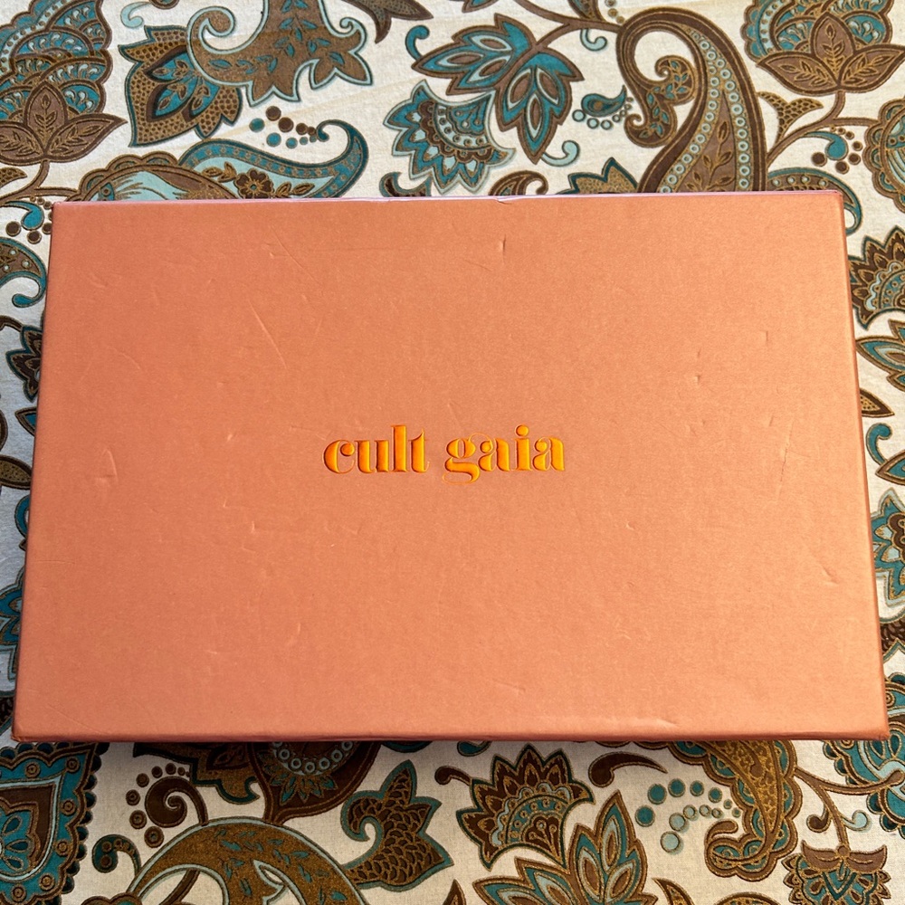 Cult Gaia Eos Beaded Acrylic Box Clutch - Picture 9 of 12